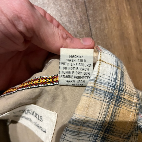 R-options Yellow and Green Plaid Short Sleeve Button Up Large Shirt - Picture 5 of 8